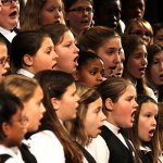 Deux heures de chorale dans les écoles et les collèges