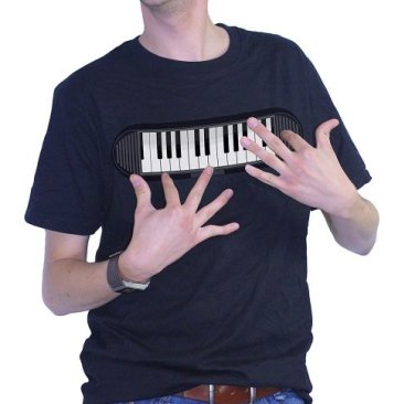 T-shirt piano